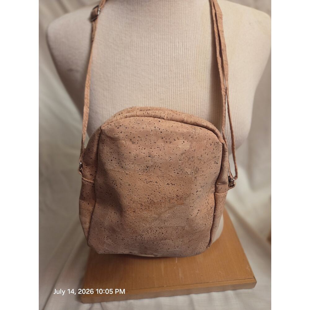 Floral Cork Look Crossbody Bag Brown Multicolor Zip Closure Front Zip Pocket - Picture 2 of 5